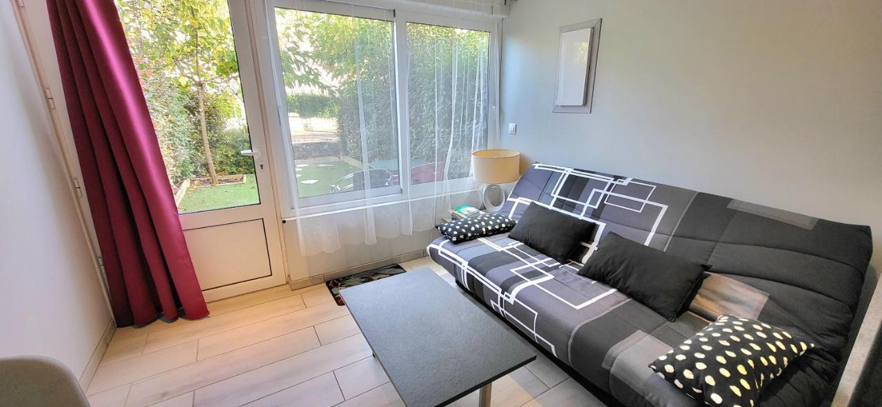 Residences Les Sansonnets "Appartements & Studios" Jonzac Zewnętrze zdjęcie