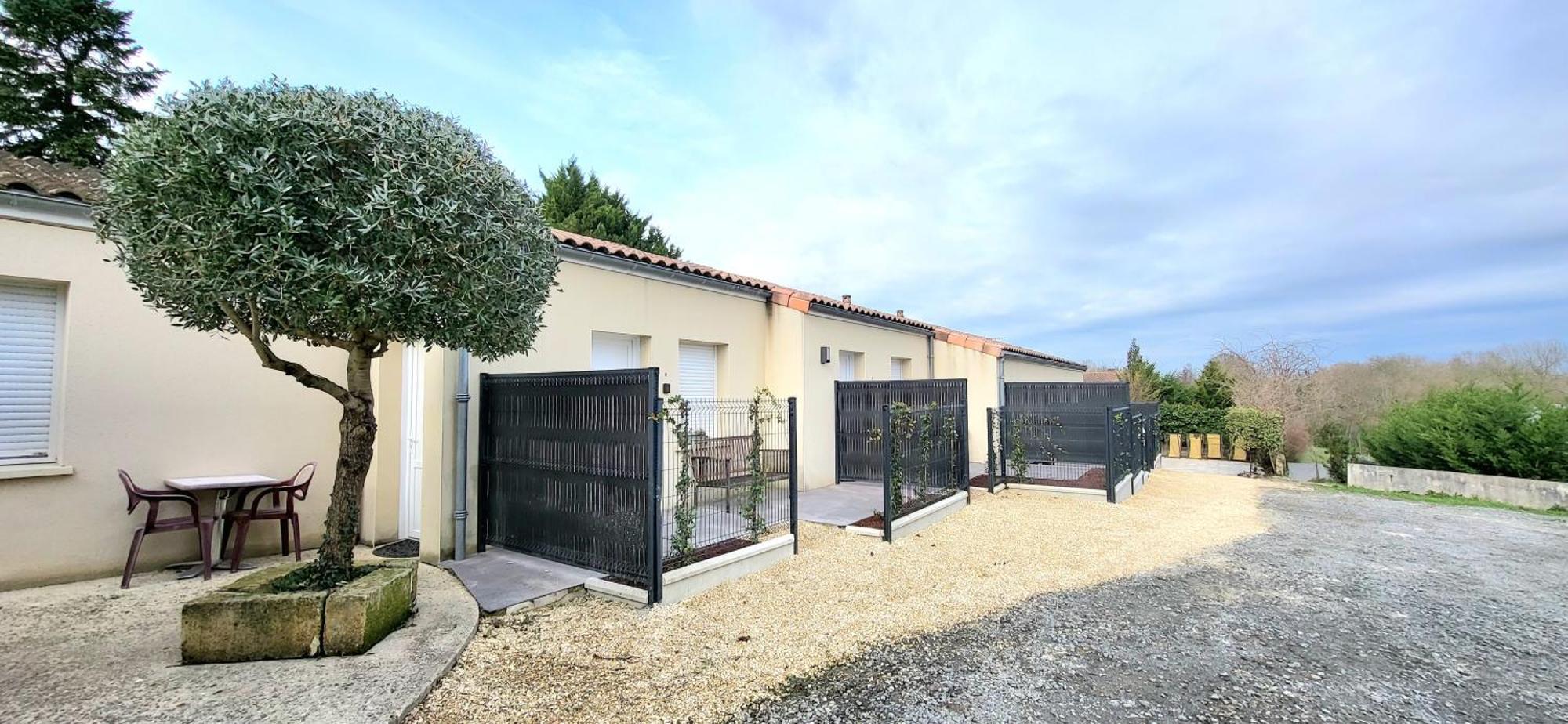 Residences Les Sansonnets "Appartements & Studios" Jonzac Zewnętrze zdjęcie